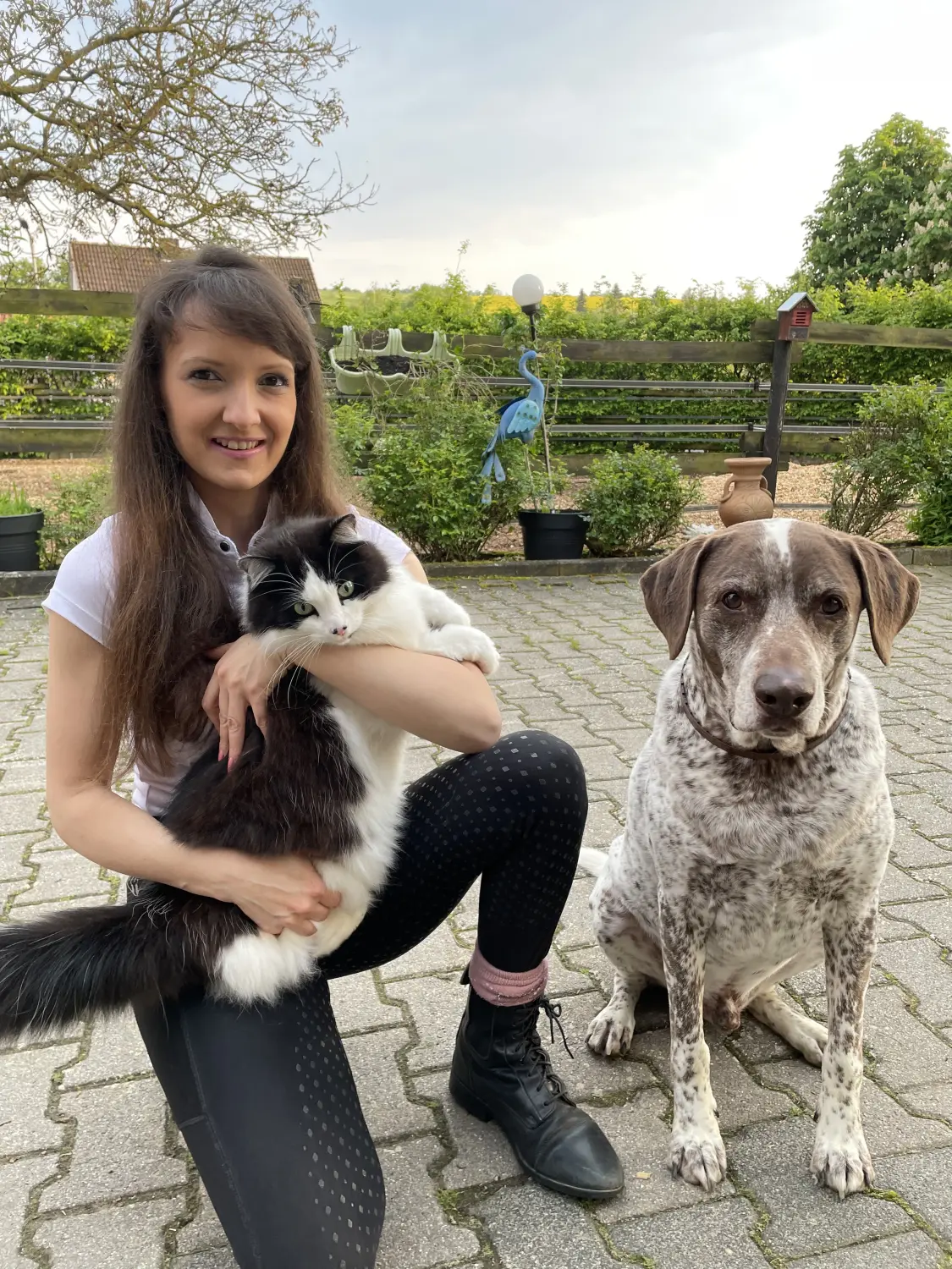 Mädchen mit Hund von Tierbegegnungshof-Herzensbande