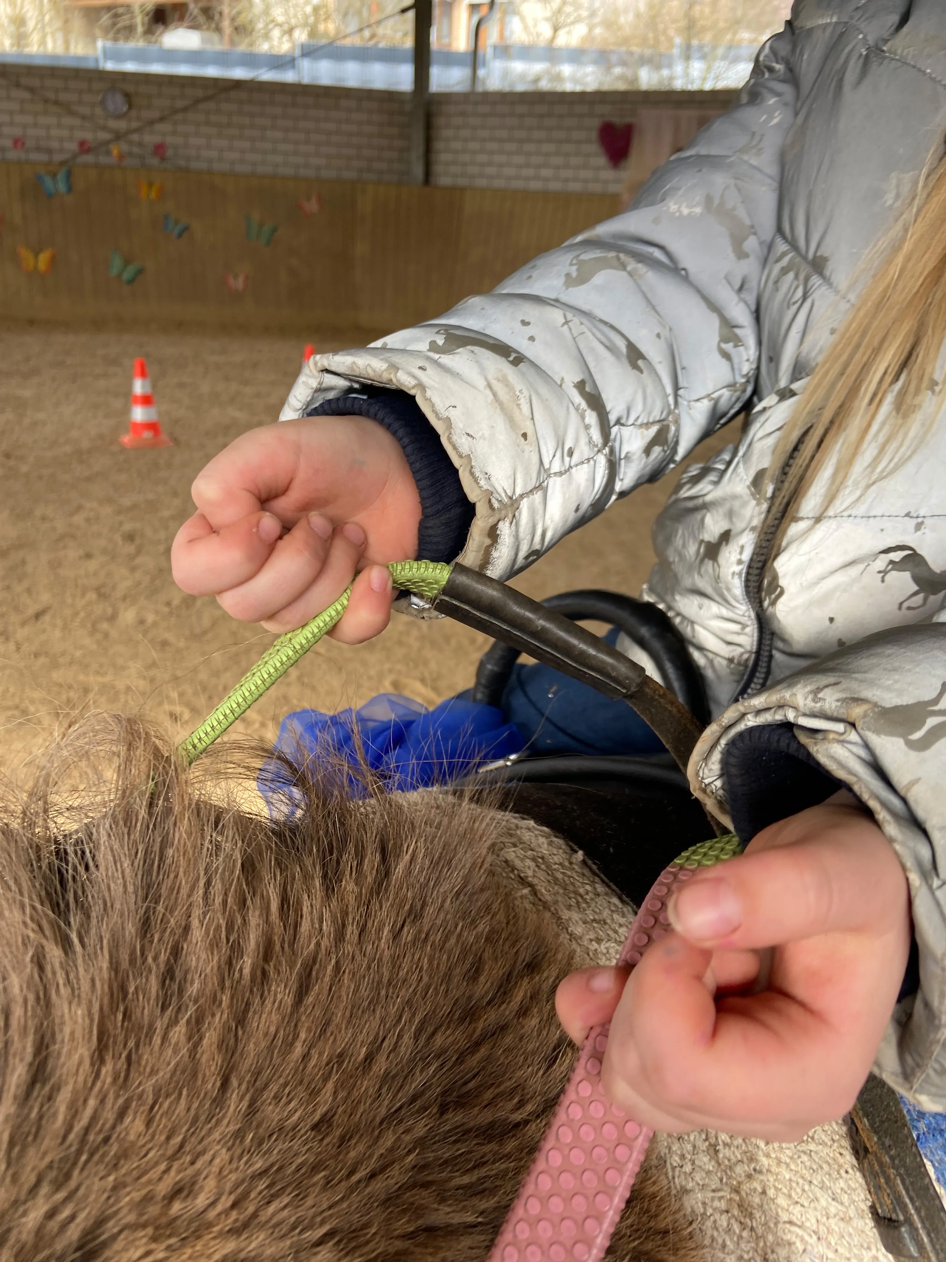 Kind auf Pferd von Tierbegegnungshof-Herzensbande